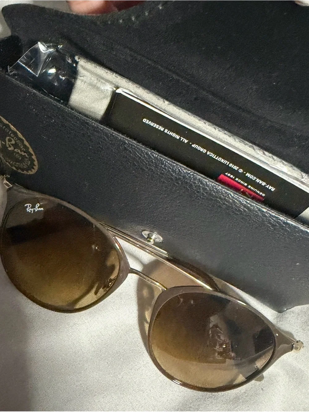 RAY-BAN RB3546